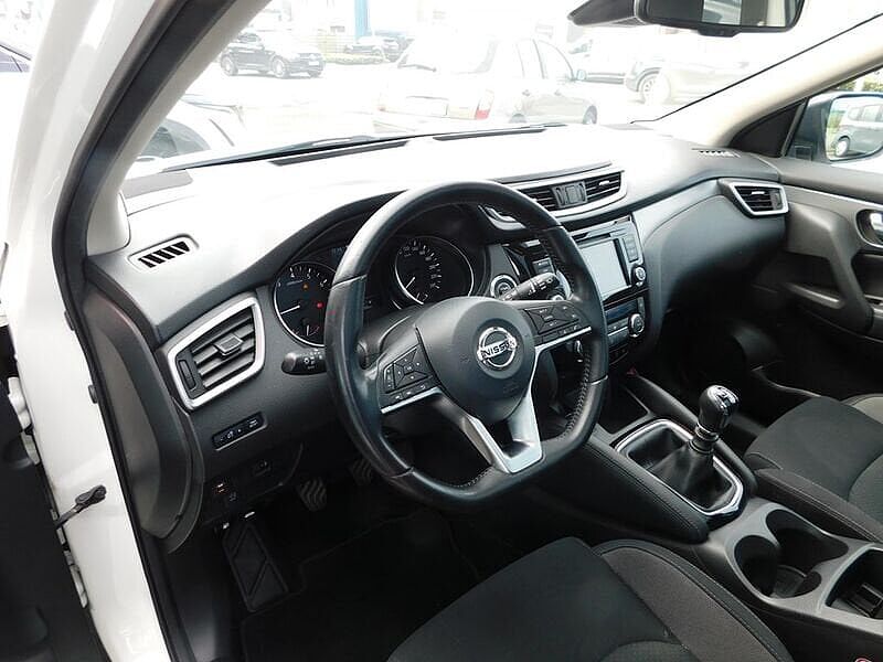 Nissan Qashqai 1.3 DIG-T N-Connecta  3 JAAR WAARBORG