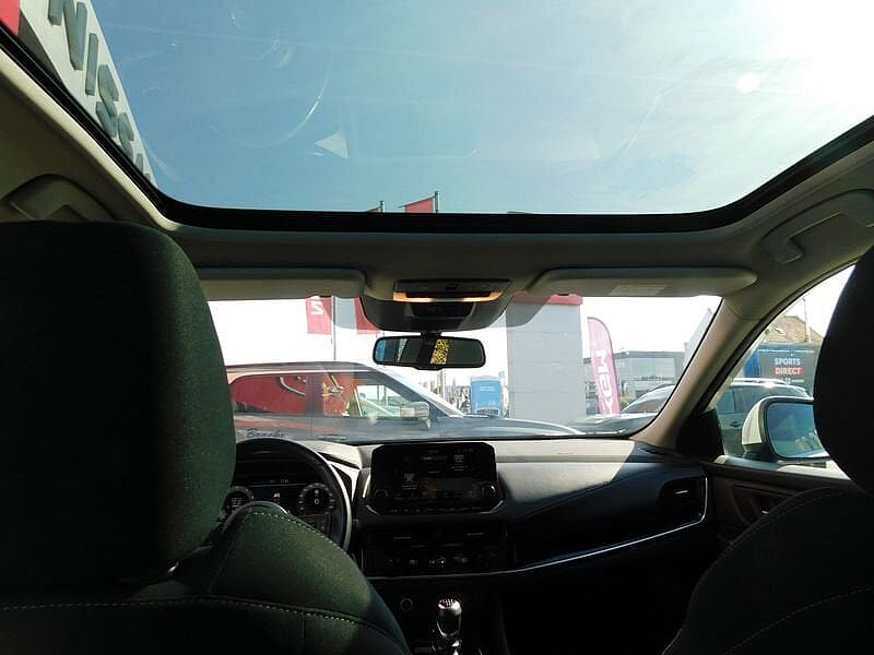Nissan Qashqai 1.3 Mild-Hybrid N-Connecta  5 JAAR WAARBORG