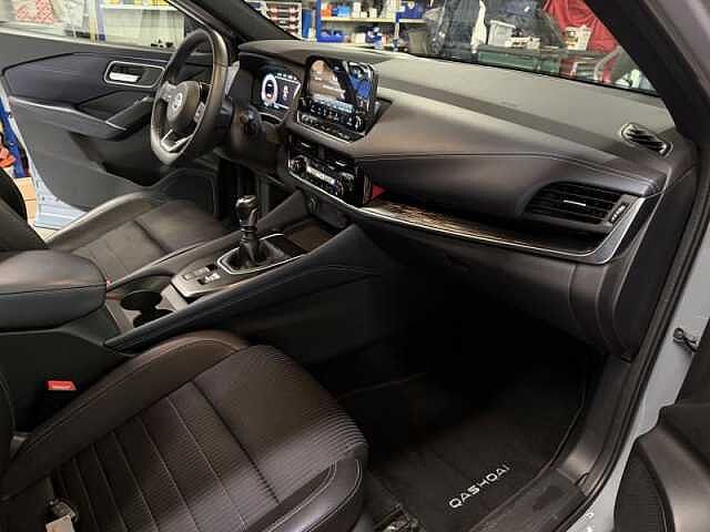 Nissan Qashqai TEKNA + DESIGN PACK