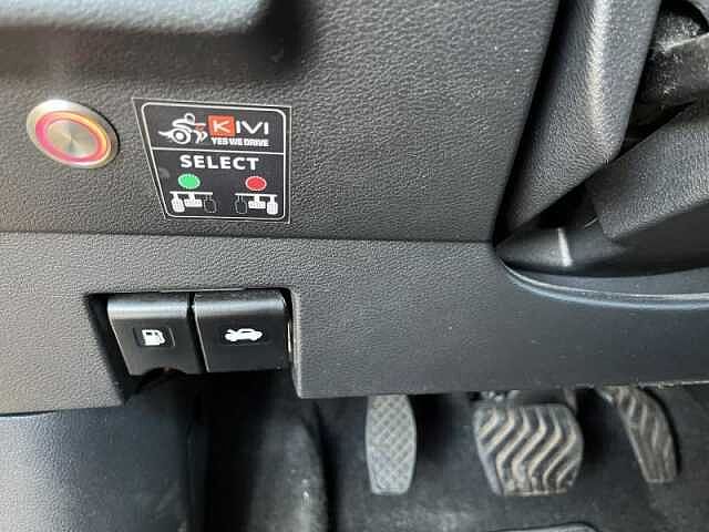 Nissan Micra TEKNA CVT AUTO