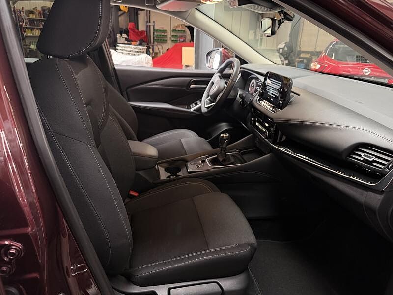 Nissan Qashqai N-connecta + DESIGN PACK