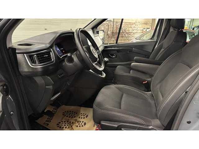 Nissan Primastar COMBI L2H1 N-CONNECTA + Crochet