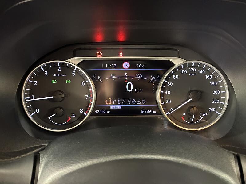 Nissan Juke N-DESIGN PLATINUM SILVER