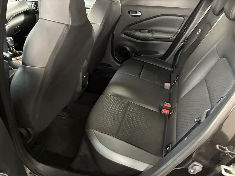 Nissan Juke N-DESIGN PLATINUM SILVER