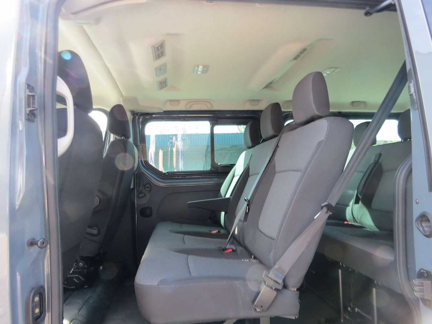 Nissan Primastar Primastar Tekna L2H1 Aut 8 Plaatsen