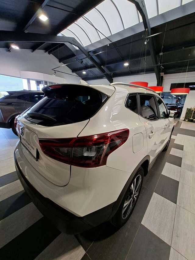 Nissan Qashqai Qashqai 1.3 DIG-T N-Connecta