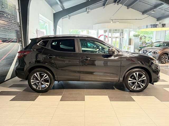Nissan Qashqai Qashqai 1.3 DIG-T N-Connecta