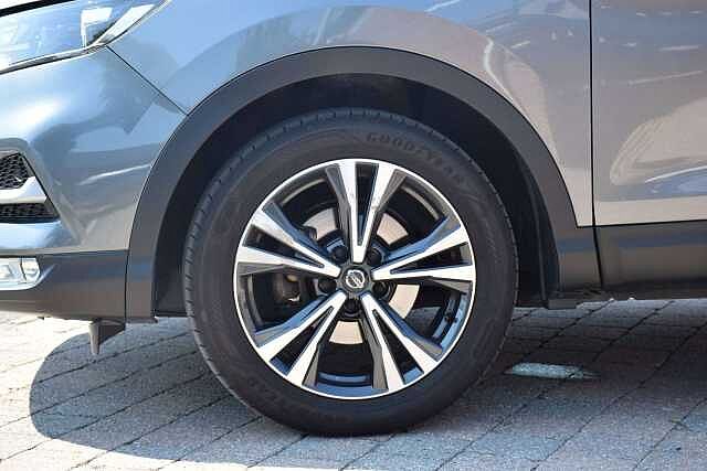Nissan Qashqai Qashqai 1.3 DIG-T N-Connecta