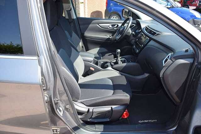 Nissan Qashqai Qashqai 1.3 DIG-T N-Connecta