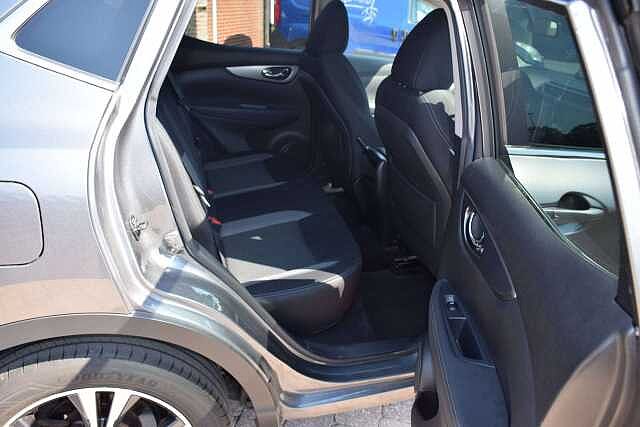 Nissan Qashqai Qashqai 1.3 DIG-T N-Connecta
