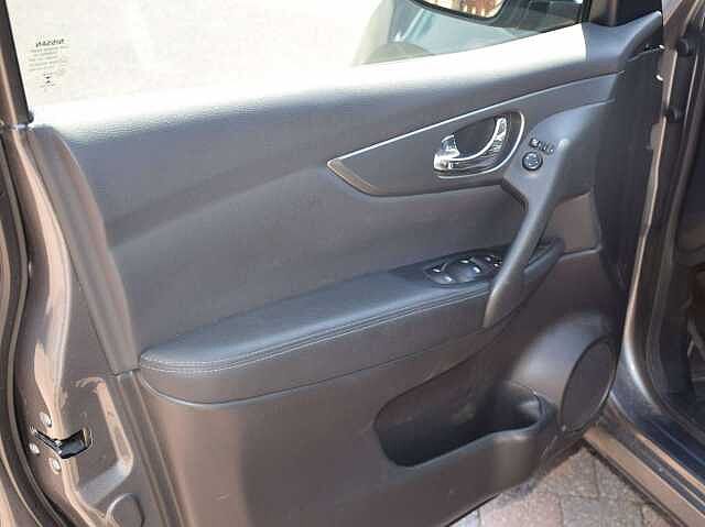 Nissan Qashqai Qashqai 1.3 DIG-T N-Connecta