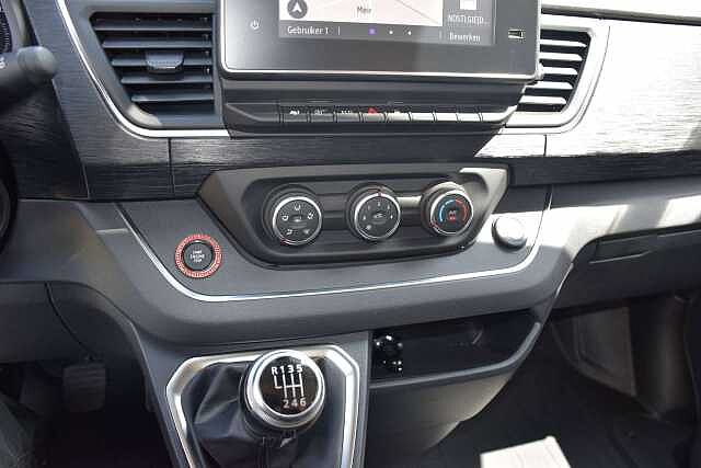 Nissan Primastar 2.0 dCi 30 L2H1 N-Connecta S/S lichtevracht dubbel cabine