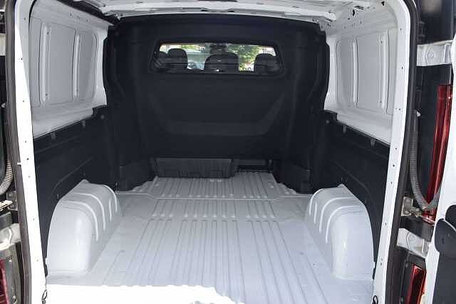 Nissan Primastar 2.0 dCi 30 L2H1 N-Connecta S/S lichtevracht dubbel cabine