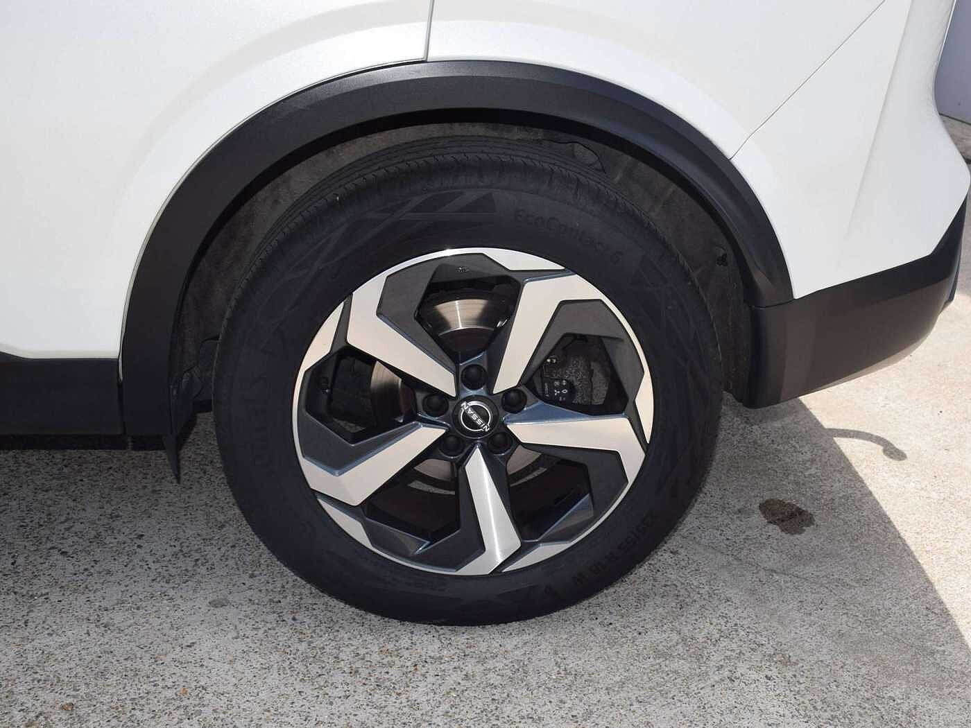Nissan Qashqai Qashqai 1.3 DIG-T N-Connecta + design pack + easy pack