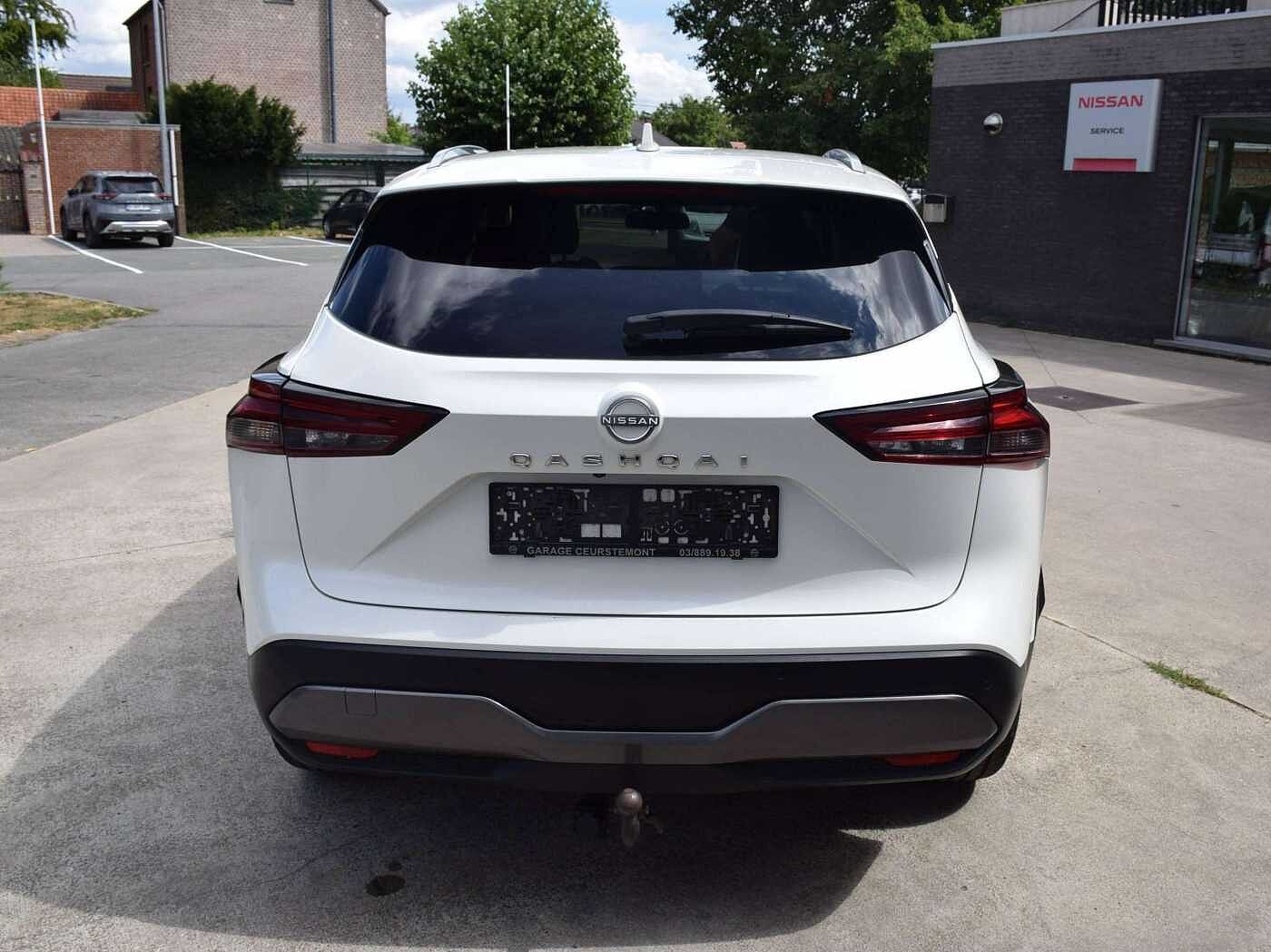 Nissan Qashqai Qashqai 1.3 DIG-T N-Connecta + design pack + easy pack