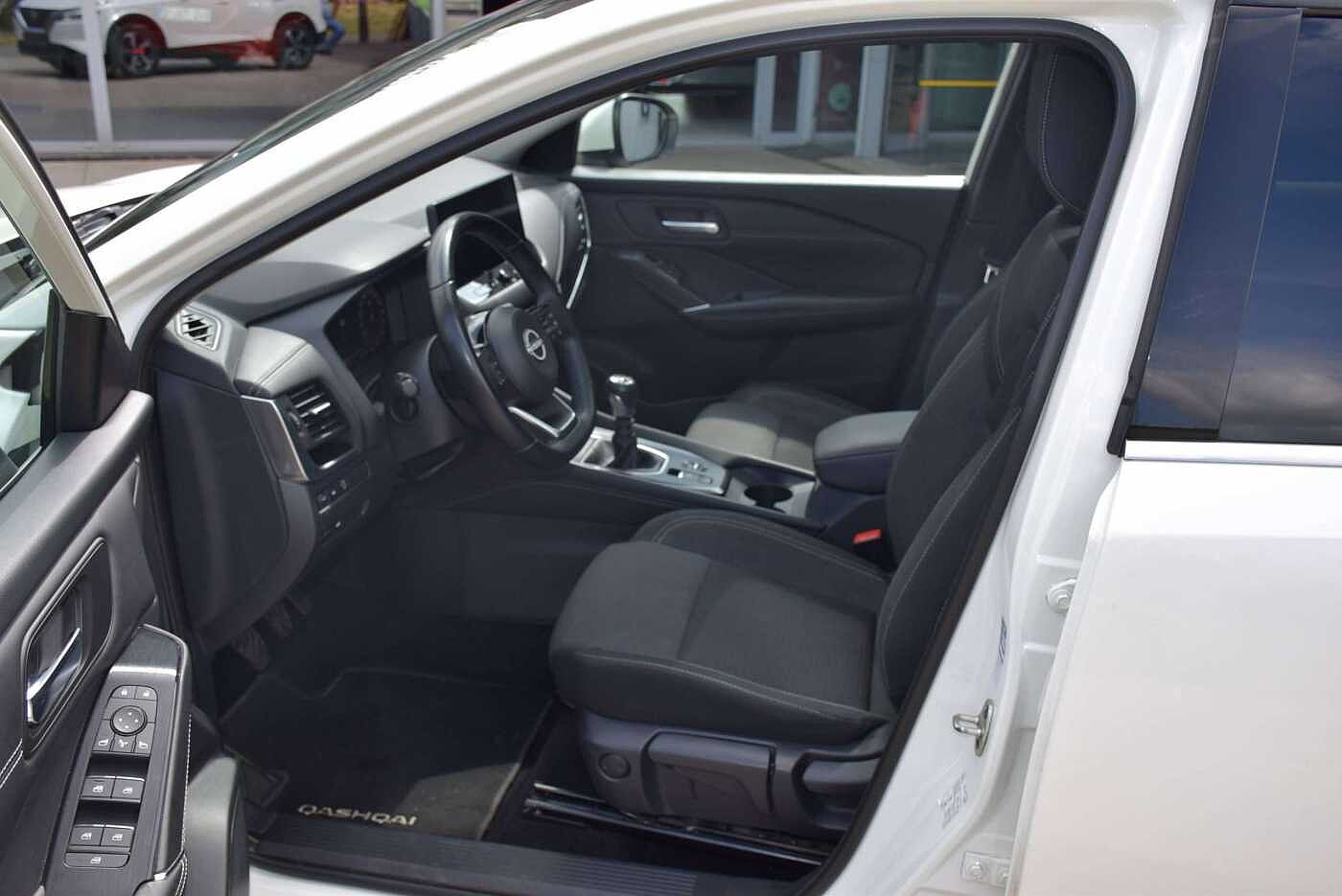Nissan Qashqai Qashqai 1.3 DIG-T N-Connecta + design pack + easy pack
