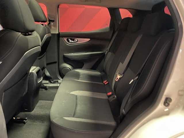 Nissan Qashqai N-Connecta + Glass Roof