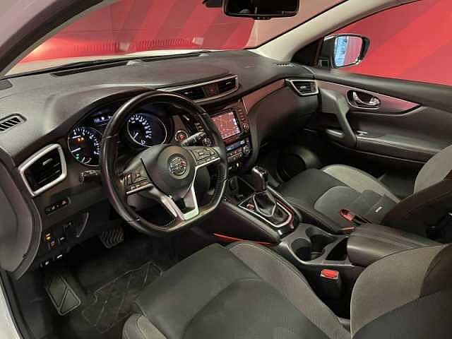 Nissan Qashqai N-Connecta + Glass Roof