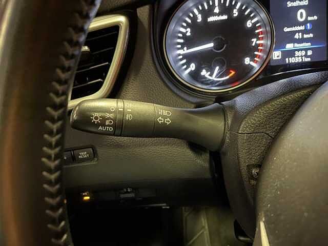 Nissan Qashqai N-Connecta + Glass Roof