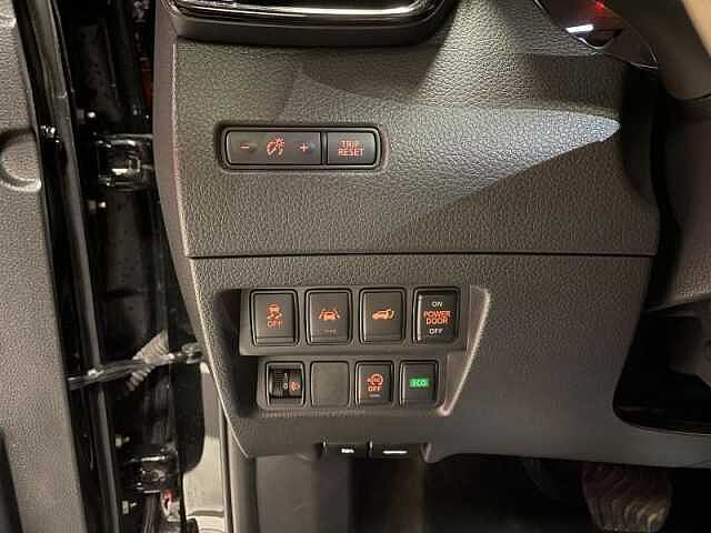 Nissan X-Trail N-Connecta + leather