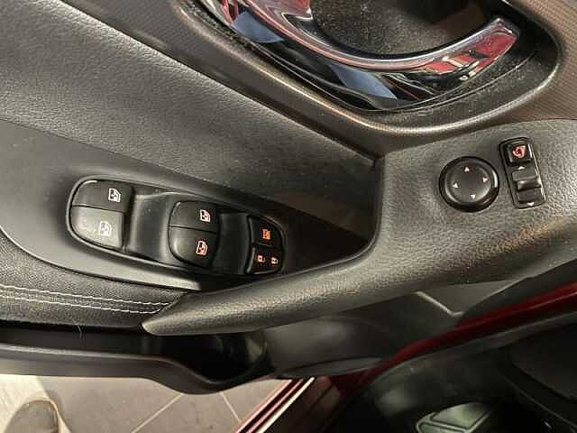 Nissan Qashqai N-Connecta + Design Pack