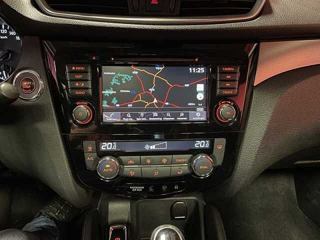 Nissan Qashqai N-Connecta + Glass Roof