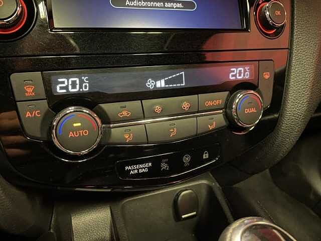 Nissan Qashqai N-Connecta + Glass Roof