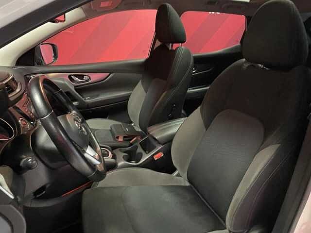 Nissan Qashqai N-Connecta + Glass Roof