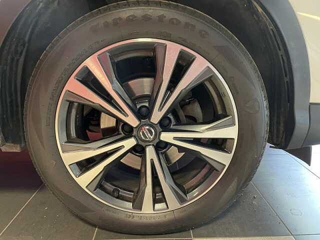 Nissan Qashqai N-Connecta + Glass Roof