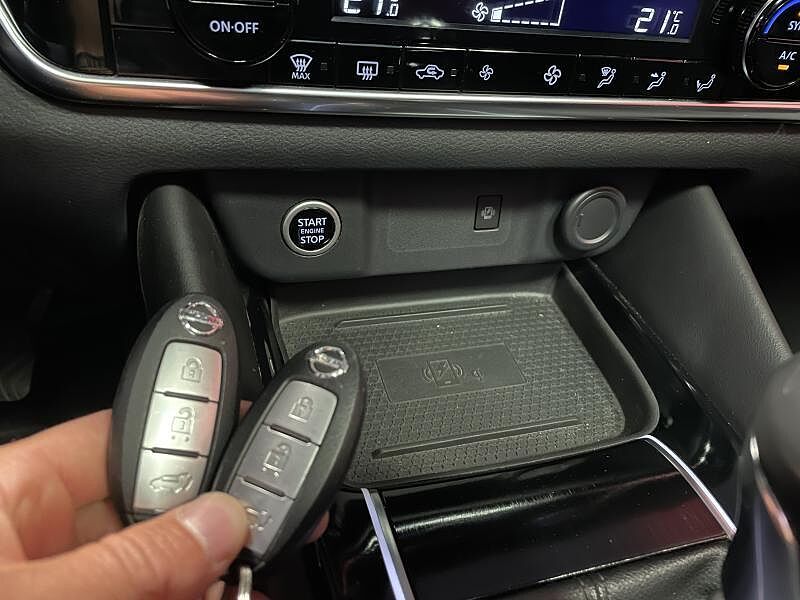 Nissan Qashqai N-Connecta + Design Pack + Easy Pack