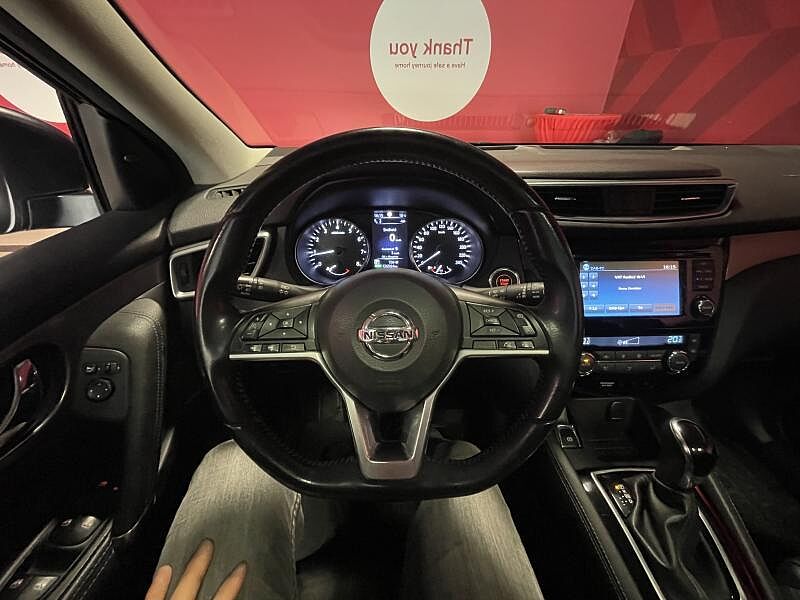 Nissan Qashqai Tekna + Glass Roof