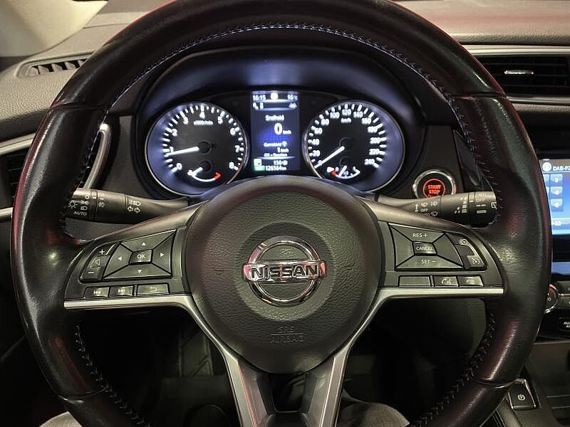 Nissan Qashqai Tekna + Glass Roof
