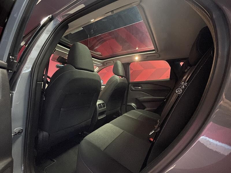 Nissan Qashqai N-Connecta + Design Pack + Easy Pack