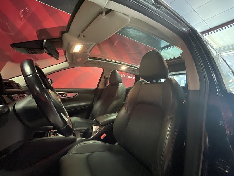 Nissan Qashqai Tekna + Glass Roof