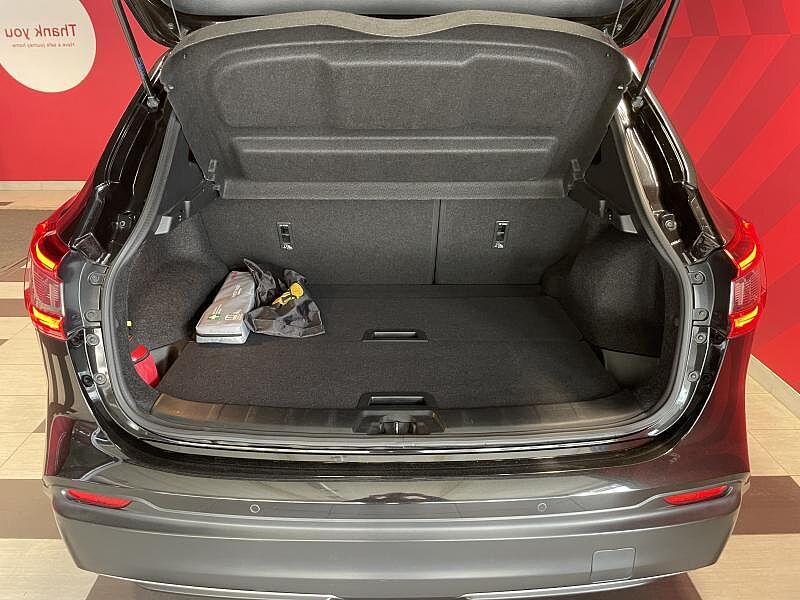 Nissan Qashqai Tekna + Glass Roof