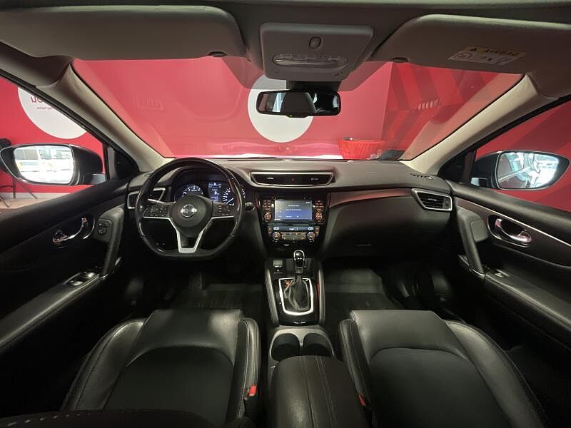 Nissan Qashqai Tekna + Glass Roof