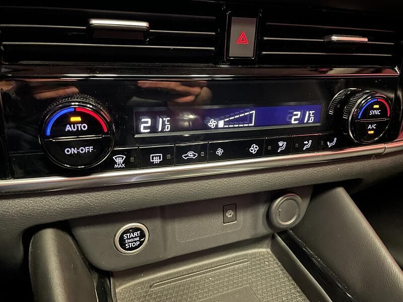 Nissan Qashqai N-Connecta + Design Pack + Easy Pack