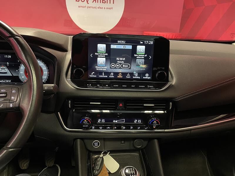 Nissan Qashqai N-Connecta + Design Pack + Easy Pack