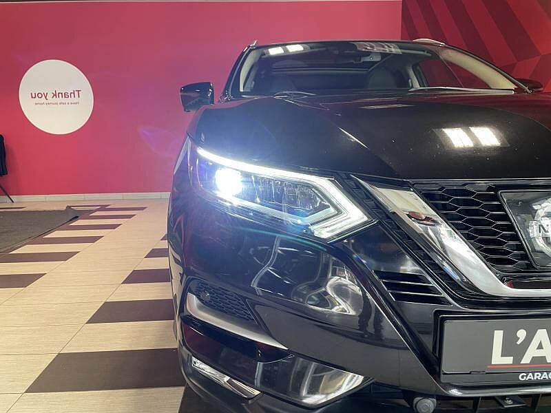 Nissan Qashqai Tekna + Glass Roof