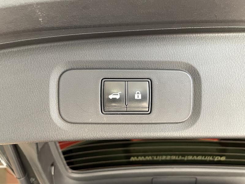 Nissan Qashqai N-Connecta + Design Pack + Easy Pack