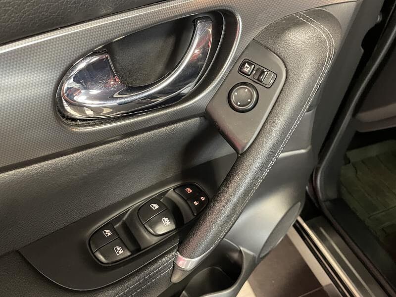 Nissan Qashqai Tekna + Glass Roof