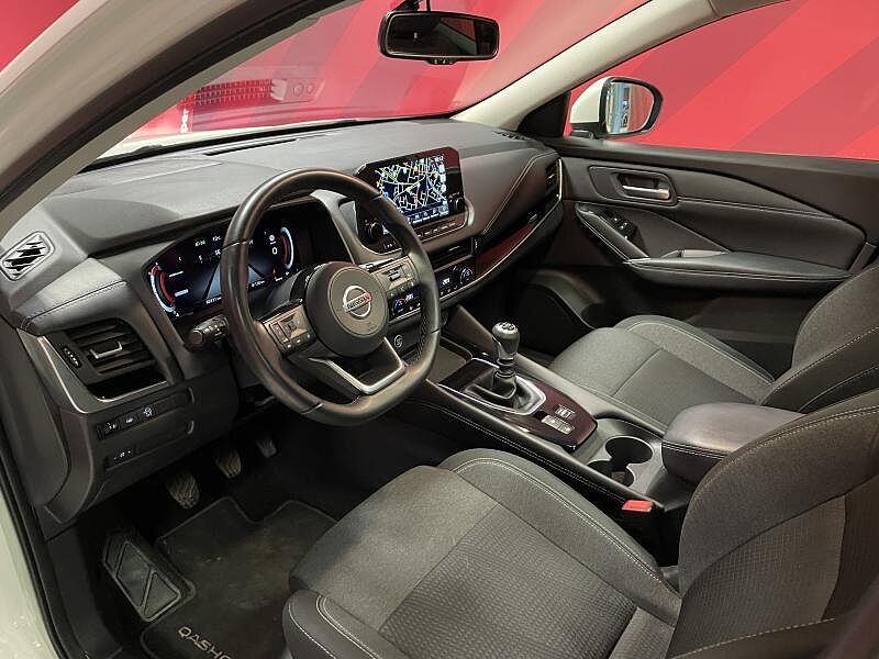 Nissan Qashqai Connect + Design Pack