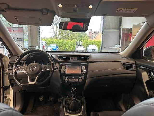 Nissan X-Trail NISSAN X-TRAIL 1.6 Benzin MANUEEL IN TOPSTAAT