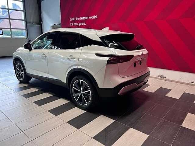 Nissan Qashqai Tekna 1,3 dig-t 140pk +glass roof +cold pack Mild Hybride