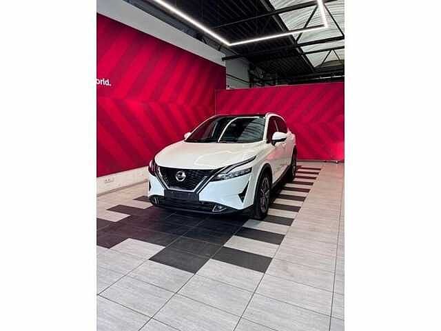 Nissan Qashqai Tekna 1,3 dig-t 140pk +glass roof +cold pack Mild Hybride