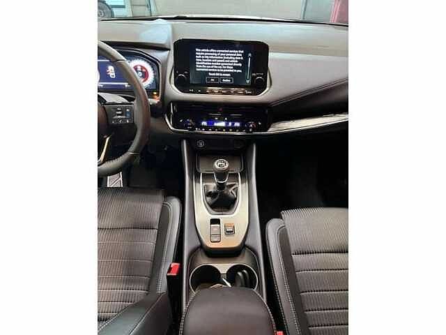 Nissan Qashqai Tekna 1,3 dig-t 140pk +glass roof +cold pack Mild Hybride