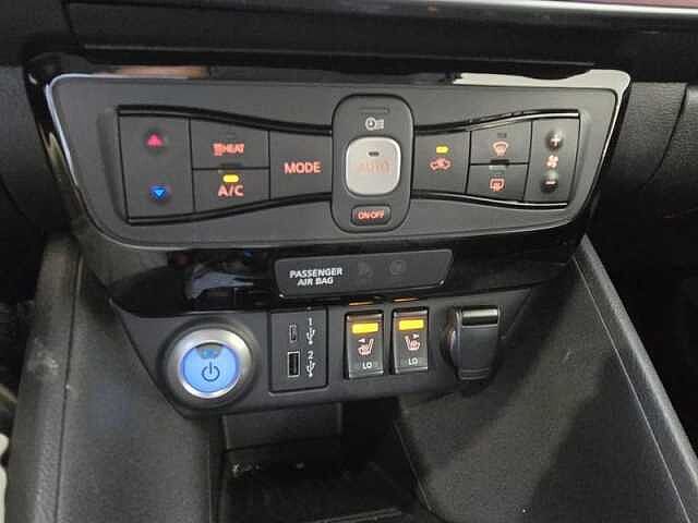 Nissan Leaf 40 kWh Tekna/BOSE/12.000Euro Excl BTW
