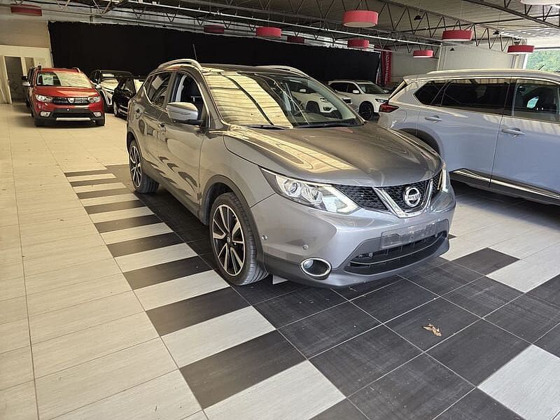 Nissan Qashqai DIG-T Tekna//Pano//Full Option
