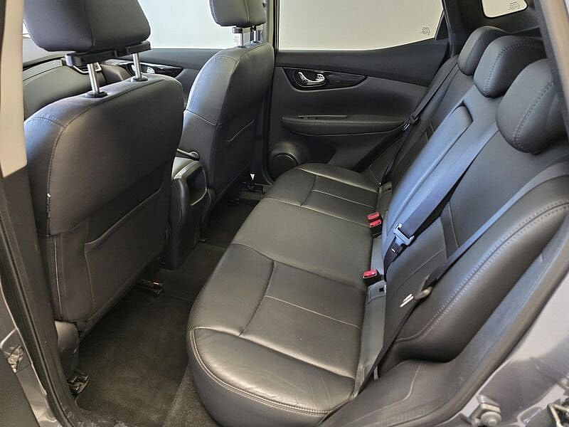 Nissan Qashqai DIG-T Tekna//Pano//Full Option