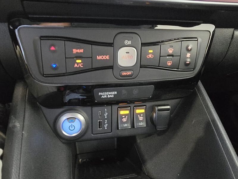 Nissan Leaf 40 kWh Tekna/BOSE/12.000Euro Excl BTW